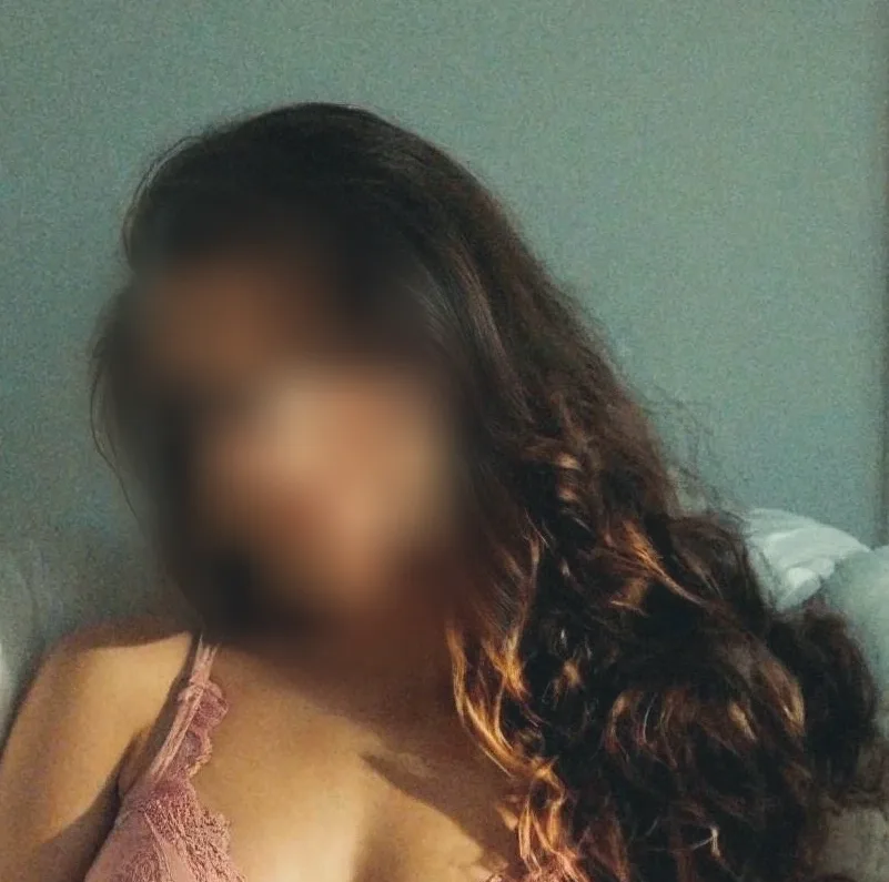 Carla, 25