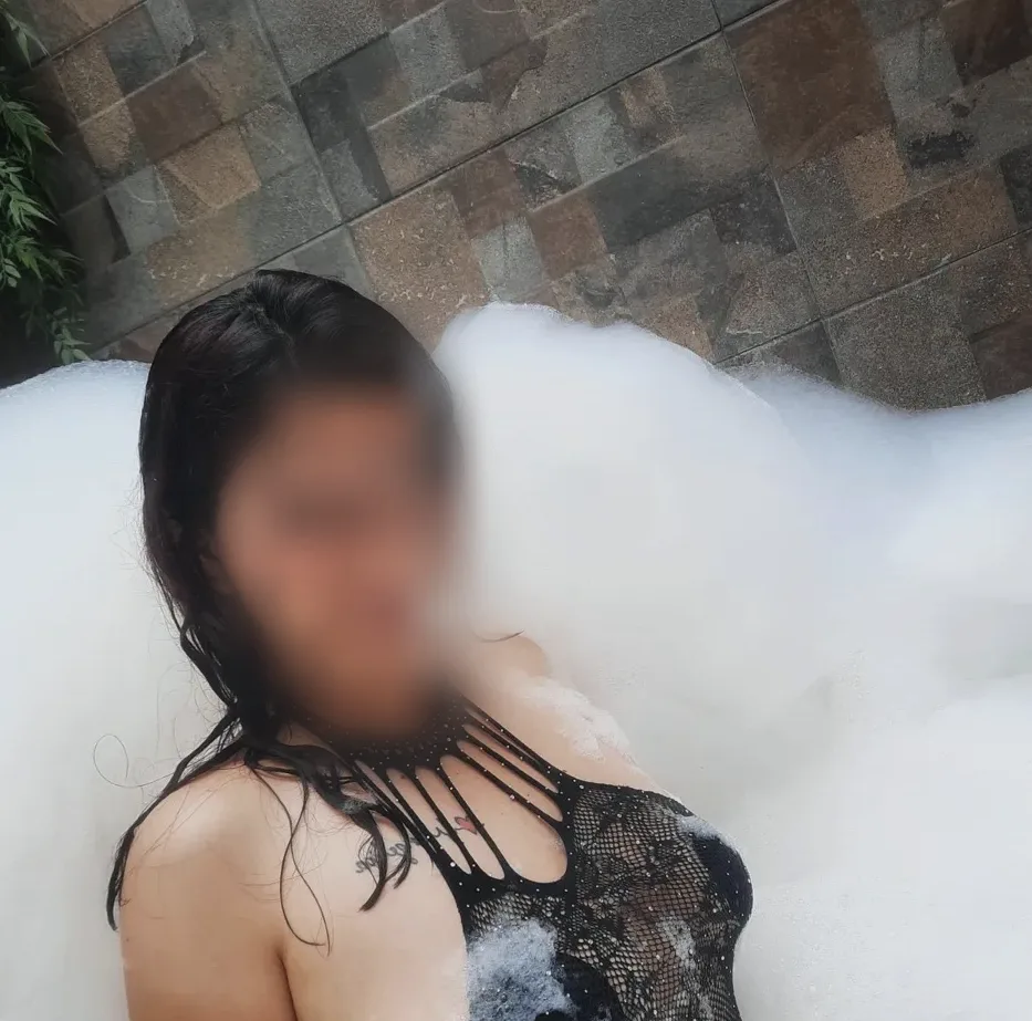 Denise, 26