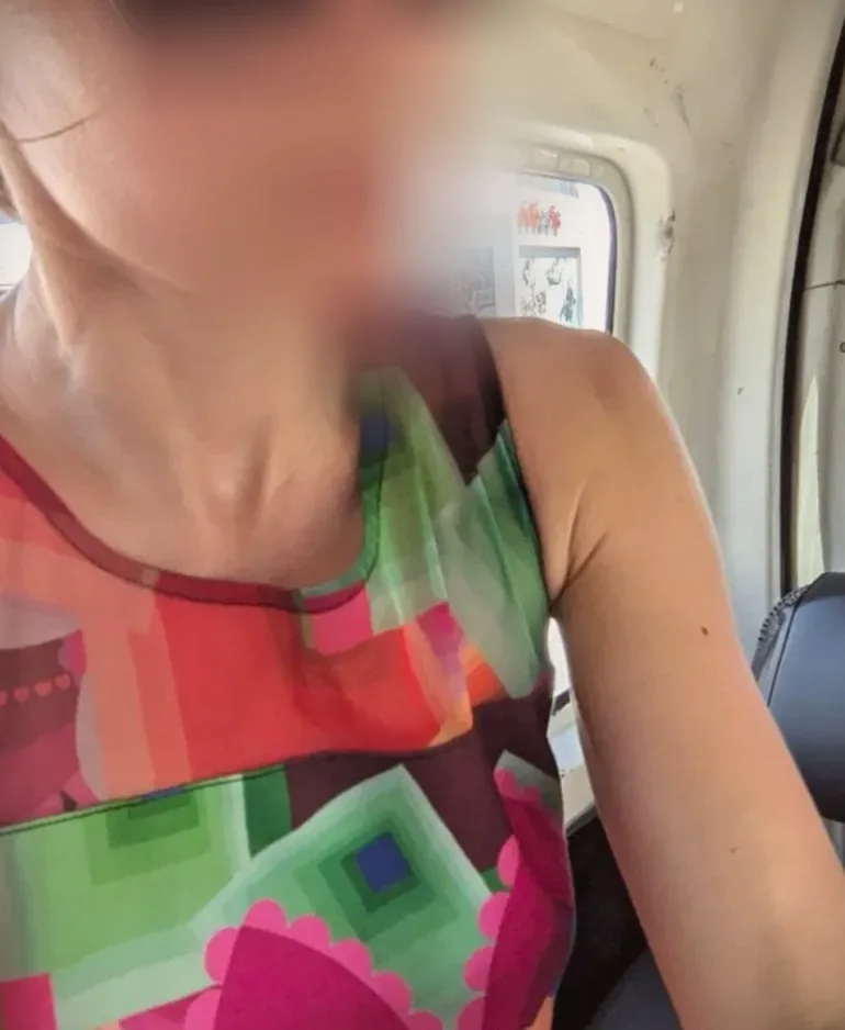 Sophie, 33