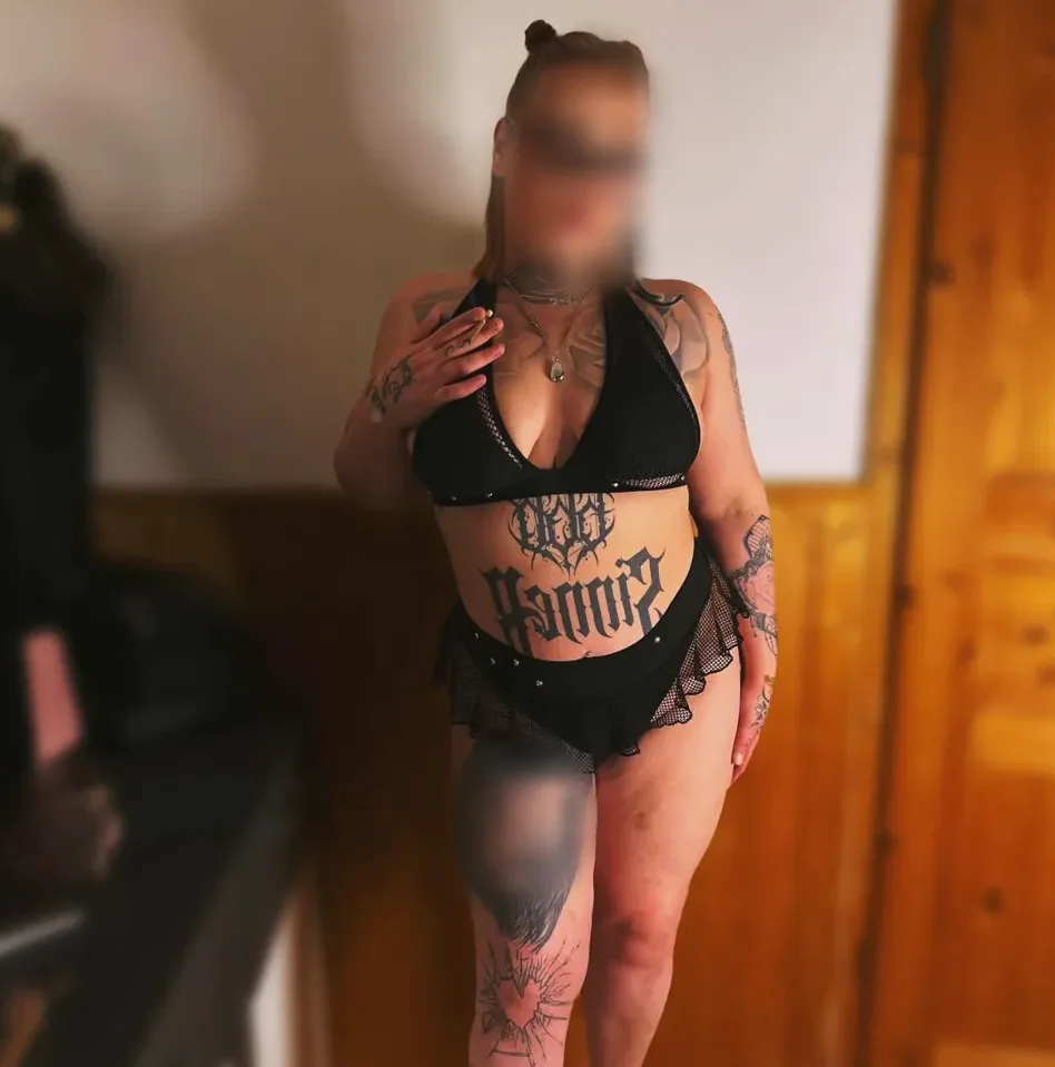 Svenja, 26